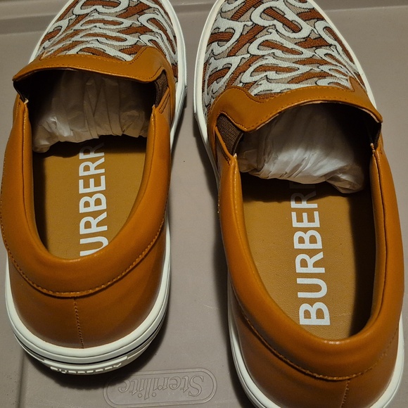 Designer Patterned Slip-On Sneakers - Picture 2 of 3